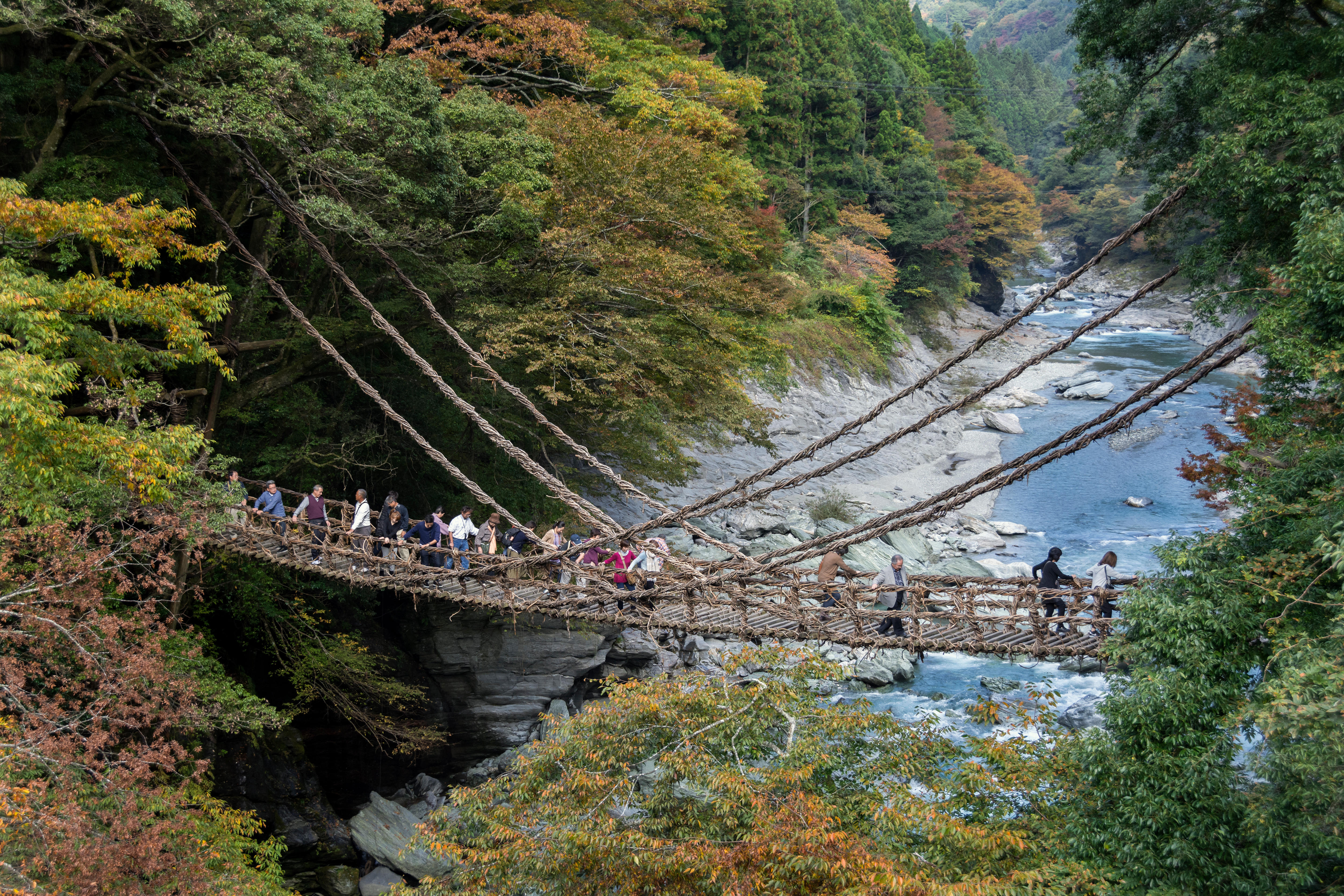 Cầu treo Kazuabashi, đảo Shikoku, Nhật Bản